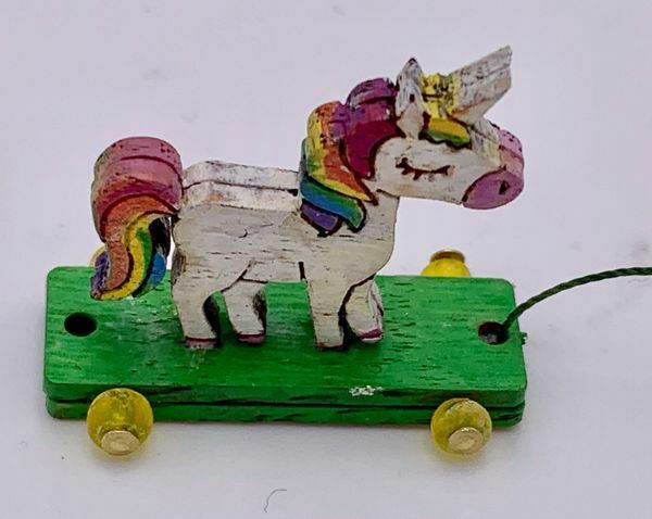 HAND-PAINTED UNICORN PULL TOY 1:12
