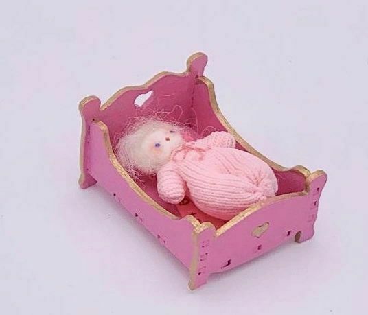 LASER CUT HEART BED KIT 1:12