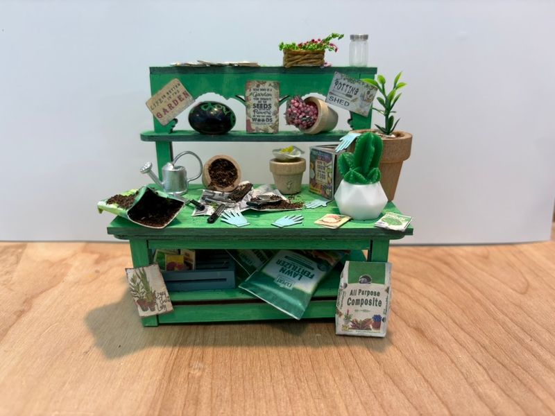 DOLLHOUSE MINIATURE GARDEN BENCH