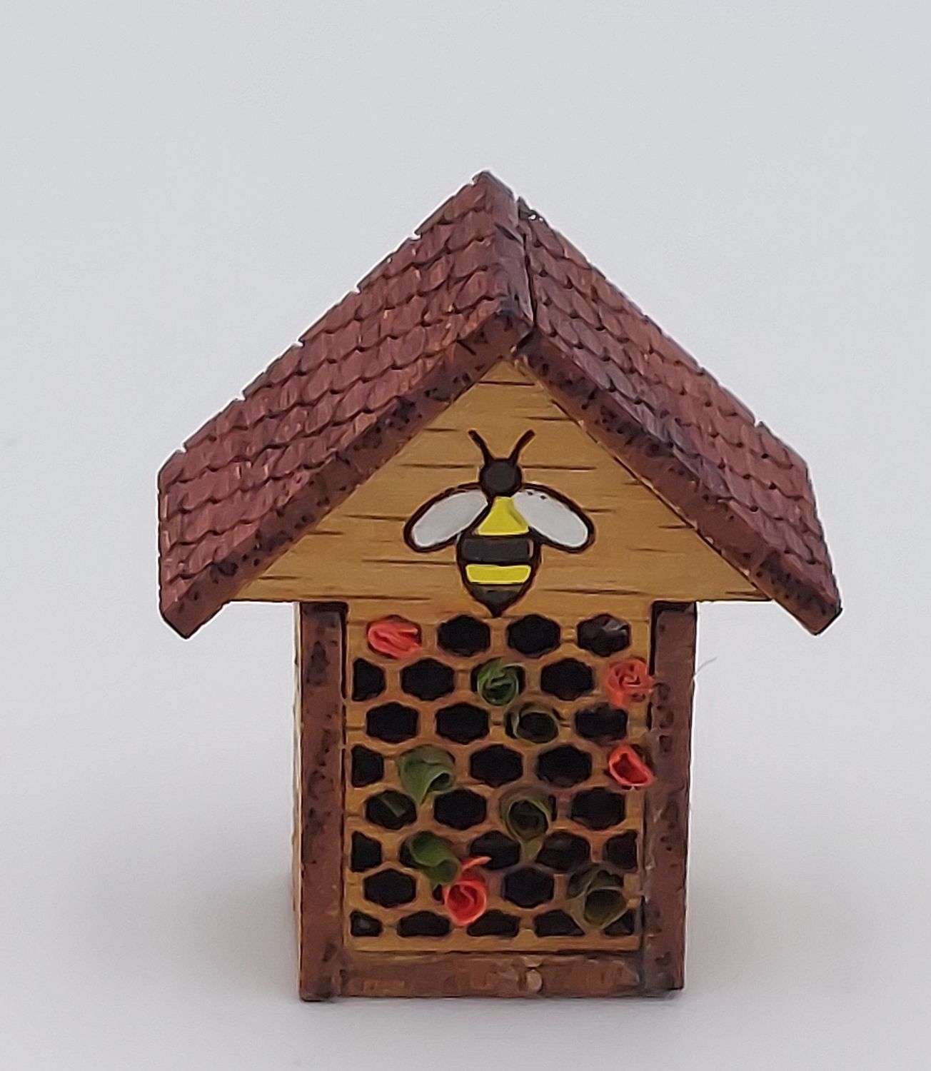 Dollhouse Miniature Carpenter Bee House 1:12