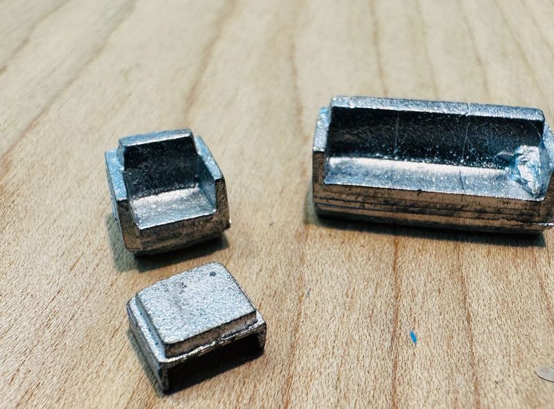 1:144th Metal Sofa, Easy Chair and Ottoman