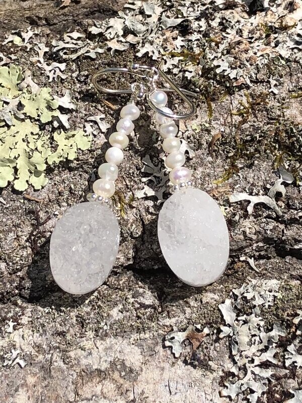 Snowy White and 6 pearls