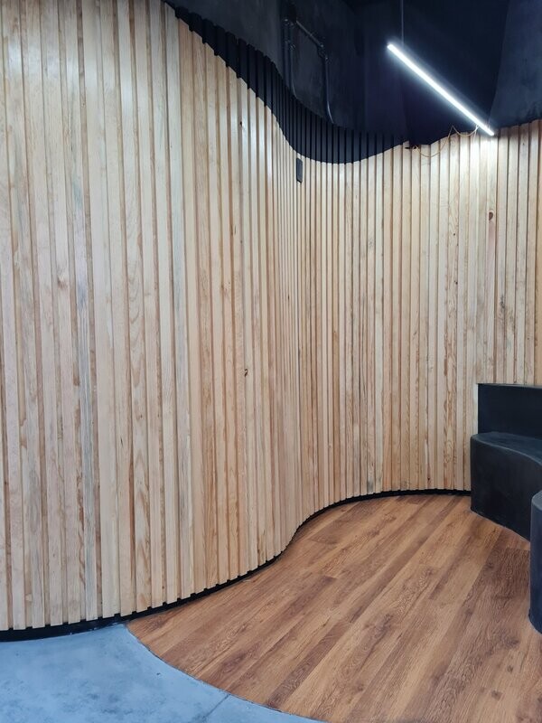 Lambrin Curvo de madera natural
