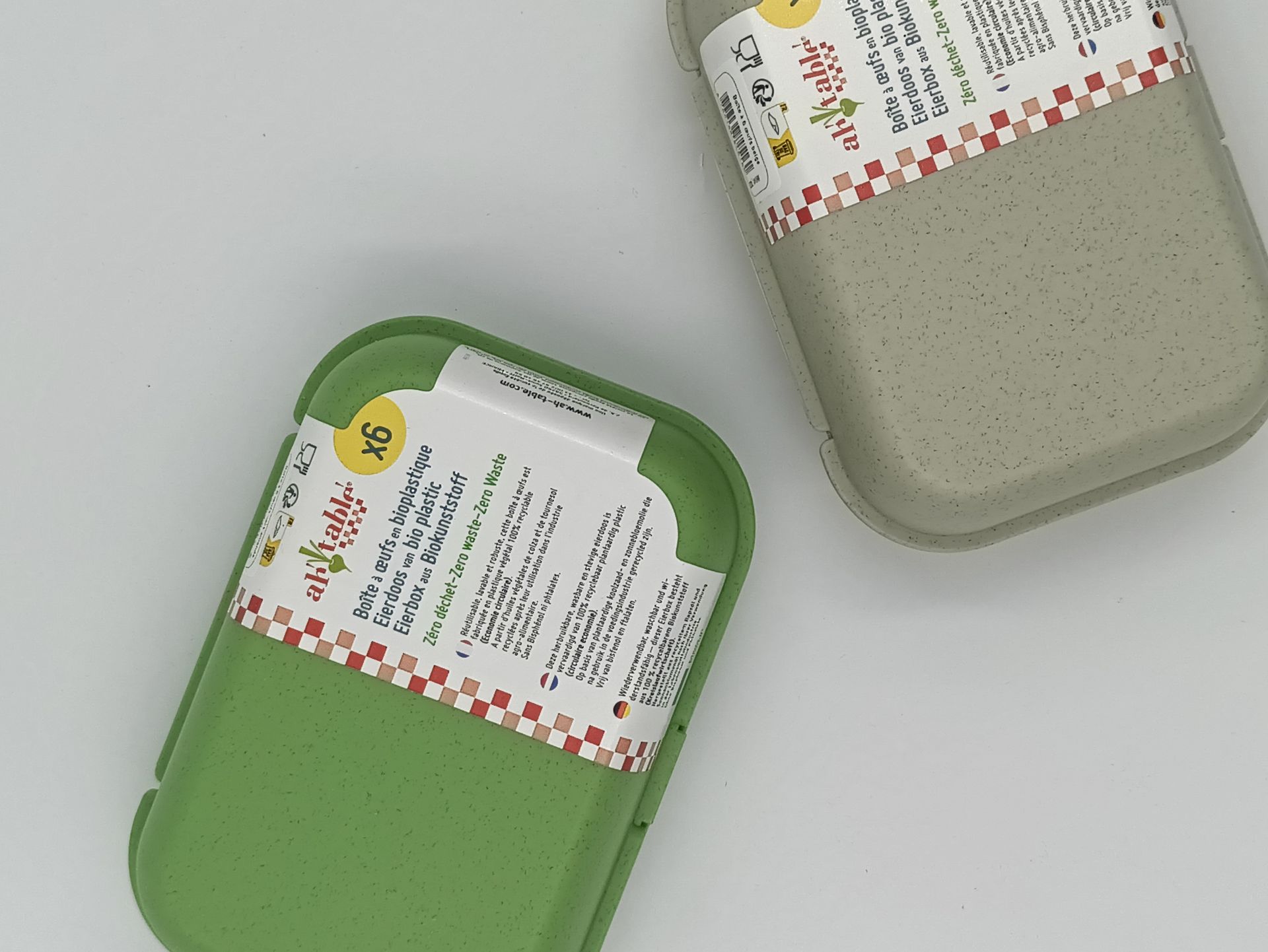 Boîte VERTE 6 oeufs (en bioplastique) + 6 oeufs offerts