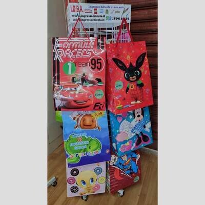 Espositore Girevole con giochi, in comodato d'uso (154 pz)