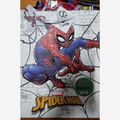 Shopper Spiderman con 9 regali - (5 pezzi) Shopper Spiderman con 9 regali - (5 pezzi)