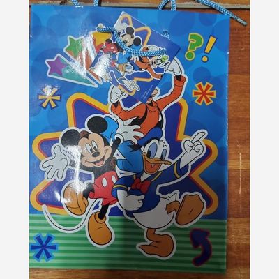 Shopper Disney Topolino, Pippo e Paperino con 6 regali - (5 pezzi) Shopper Disney Topolino, Pippo e Paperino con 6 regali - (5 pezzi)