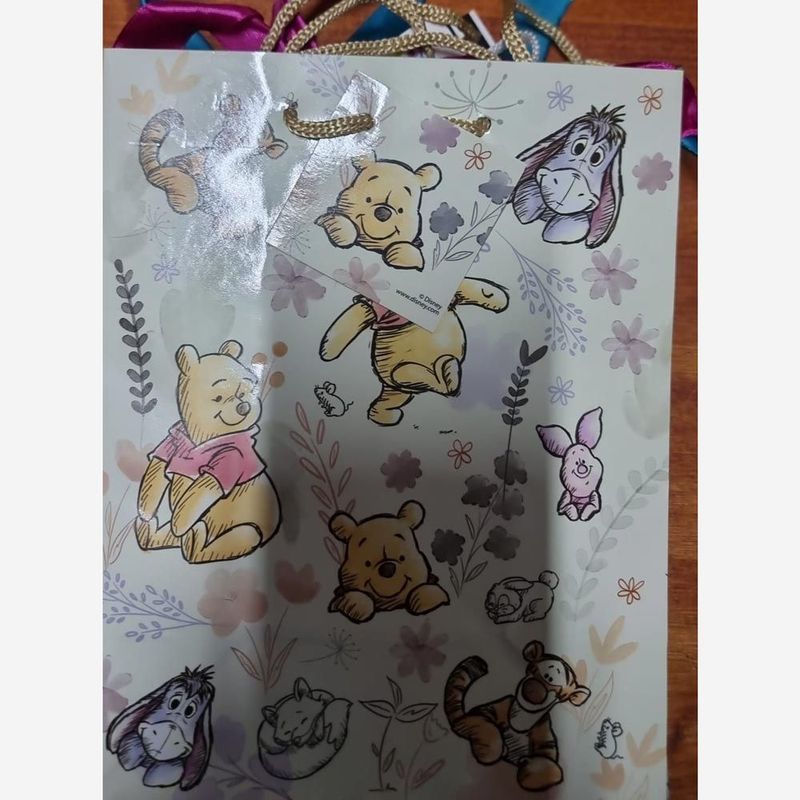 Shopper Winnie The Pooh per bambina con 6 regali - (5 pezzi) Shopper Winnie The Pooh per bambina con 6 regali - (5 pezzi)