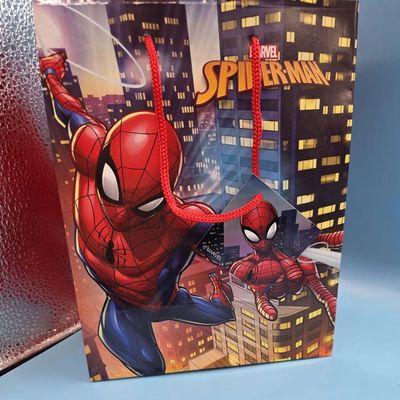 Shopper Spiderman con 6 regali - (5 pezzi) Shopper Spiderman con 6 regali - (5 pezzi)