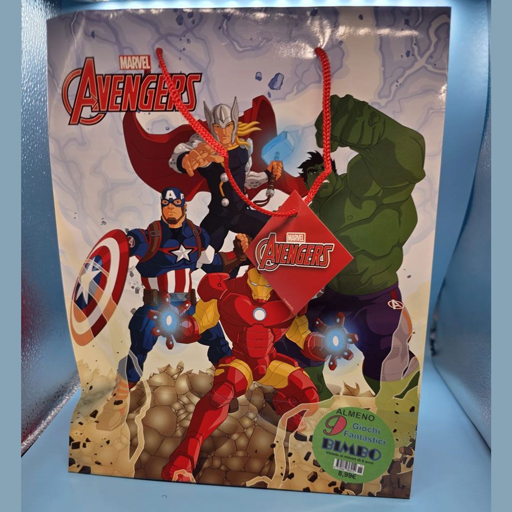 Shopper Avengers con 9 regali - (5 pezzi) Shopper Avengers con 9 regali - (5 pezzi)
