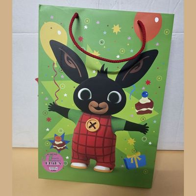 Shopper Bing per bambina con 11 regali - (5 pezzi) Shopper Bing per bambina con 11 regali - (5 pezzi)