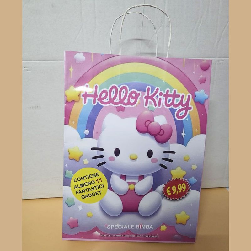 Shopper Hello Kitty con 11 regali - (5 pezzi) Shopper Hello Kitty con 11 regali - (5 pezzi)