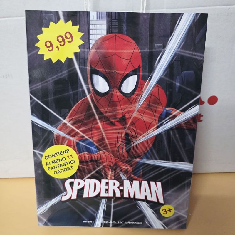 Shopper Spiderman con 11 regali - (5 pezzi) Shopper Spiderman con 11 regali - (5 pezzi)