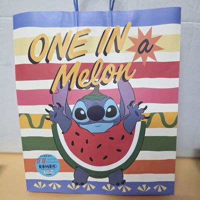 Shopper Stitch per bambino con 11 regali - (5 pezzi) Shopper Stitch per bambino con 11 regali - (5 pezzi)