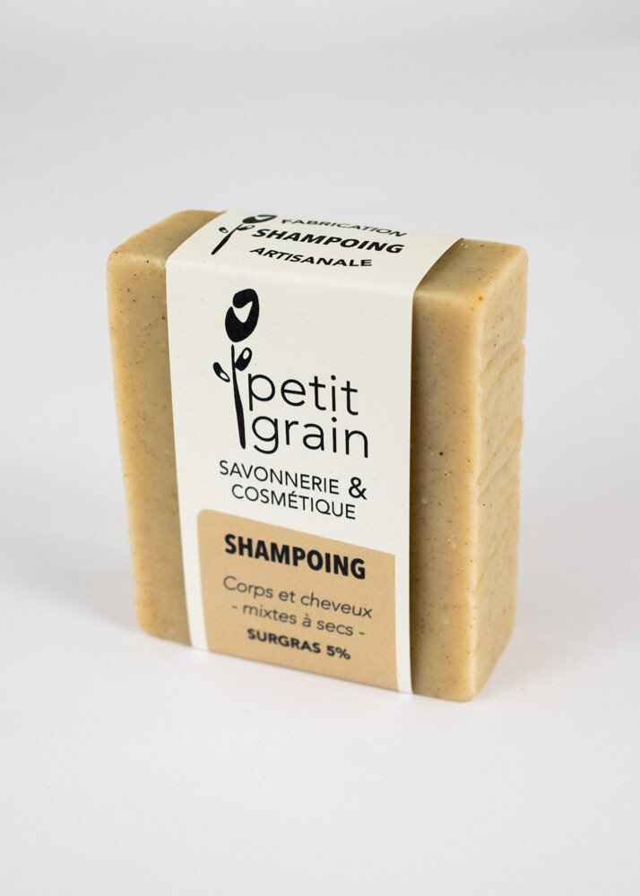 Savon Shampoing BIO 2 EN UN

Corps et cheveux!
Contient de l’huile d’avocat afin de nourrir les cheveux, ainsi que du rhassoul et du jaune d’oeuf.