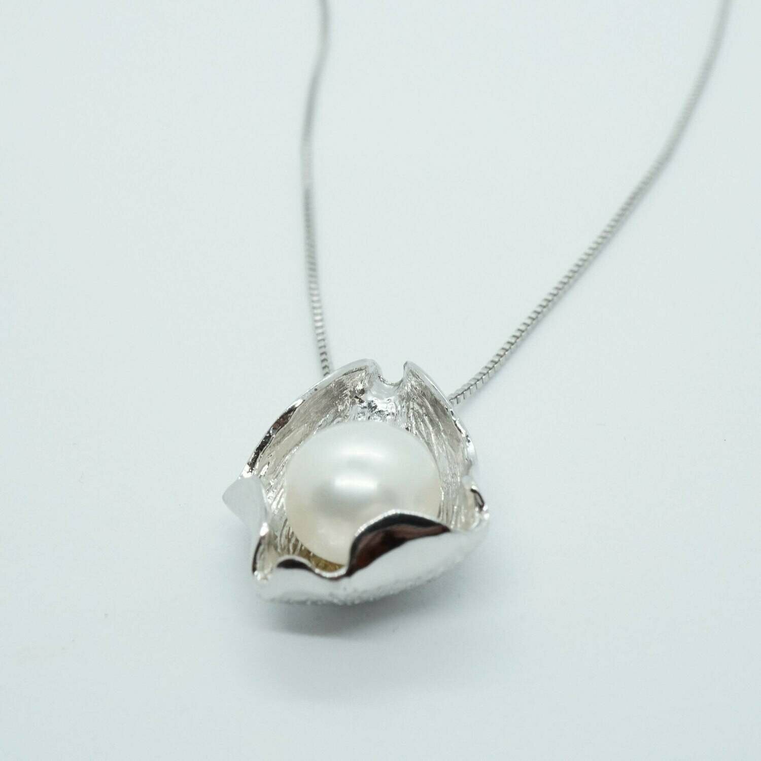 Diana X - Freshwater Pearl in a Shell Necklace