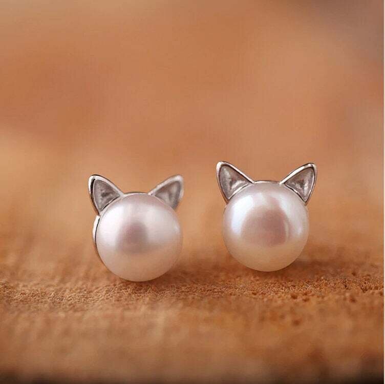 Minimalist Tiny Cat Pearl Stud Earrings for Cat Lover Best Friend Gift