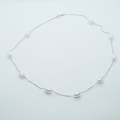 Layla X - Pearl station floating necklace