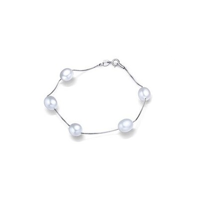 Adelina X - Dainty pearl station bracelet