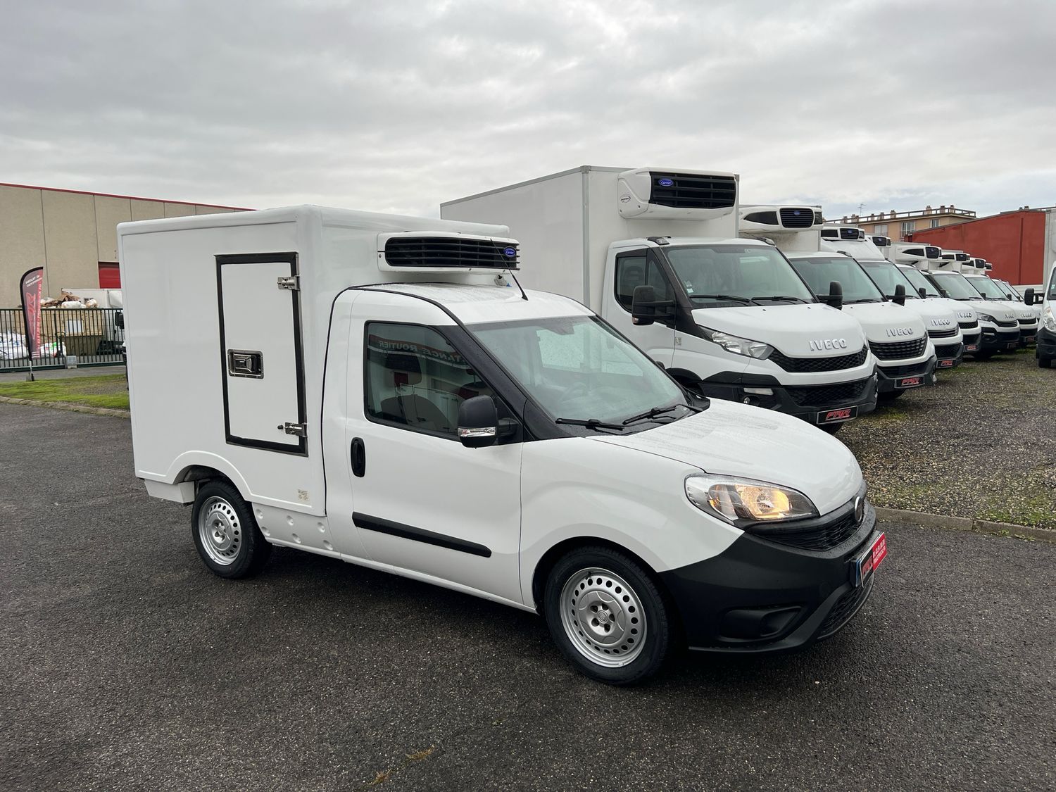 Fiat Doblo 1.6 L MultiJet 105 Ch EURO 6 Frigorifique Avec 4 étagères &amp; Porte latérale