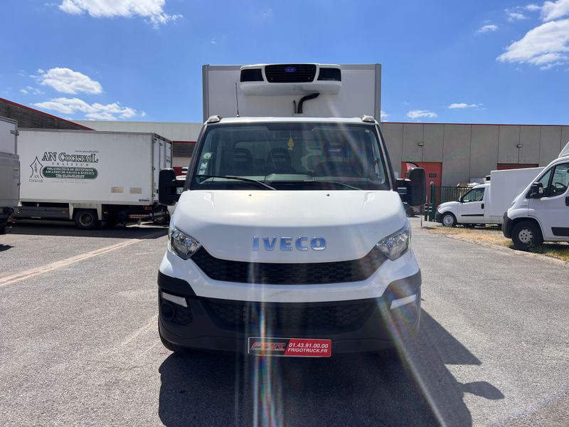 IVECO Daily 35S14 Châssis Cabine Roues Simple 2.3 L 140 Ch EURO 6 Frigorifique avec Climatisation &amp; Hayon élévateur DHOLLANDIA 4 Vérins
