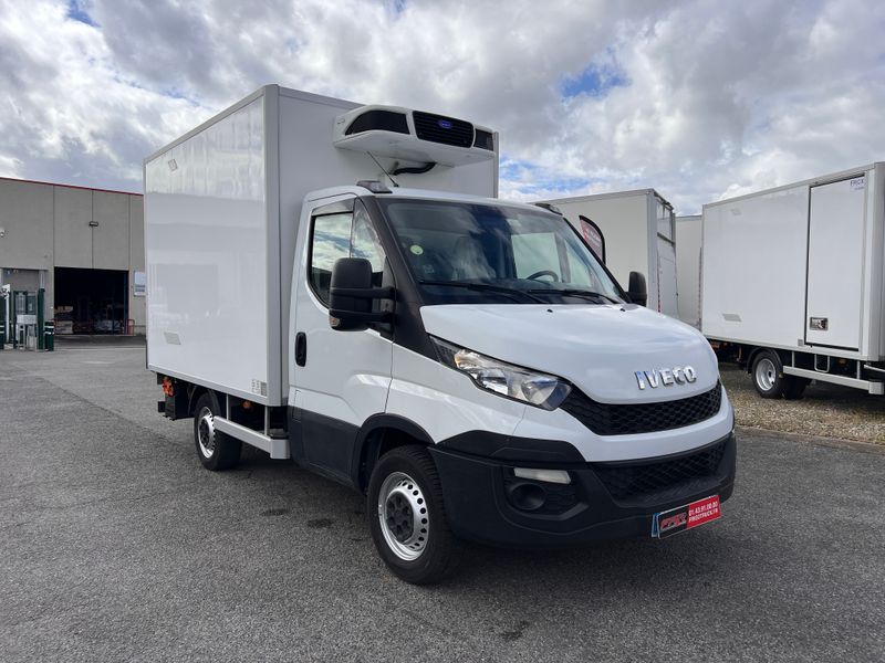 IVECO DAILY 35S13 Châssis Cabine Roues Simples 2.3 L 130 Ch Frigorifique avec Hayon élévateur
