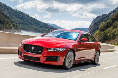 Jaguar XE R-Sport AWD Jaguar XE R-Sport AWD