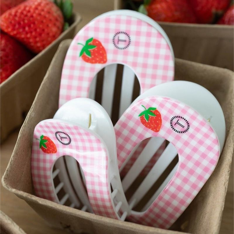 Handpicked Small Flat Round Hair Clip