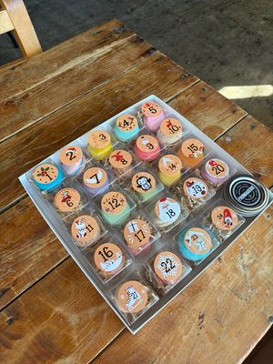 NEW Macaron Advent Calendar NEW Macaron Advent Calendar