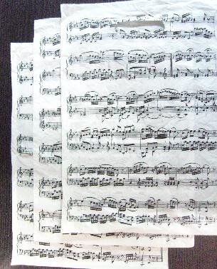 4 kleine Geschenk-Tüten mit Noten