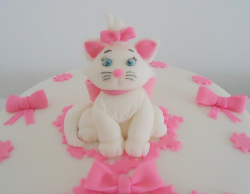 Bolo &quot;Gatinha Marie&quot;