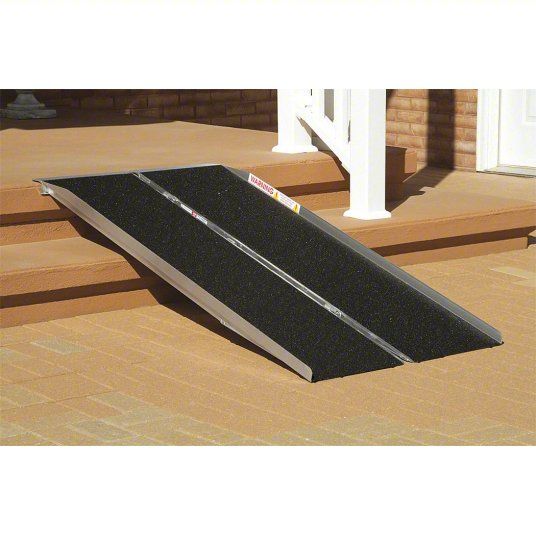 Folding 5&#39; Wheelchair Ramp