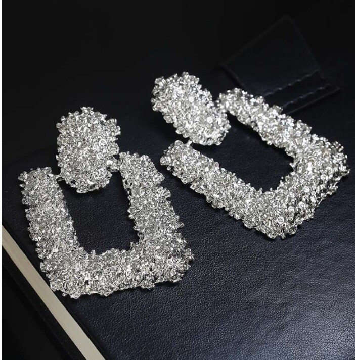 VINTAGE DROP EARRING