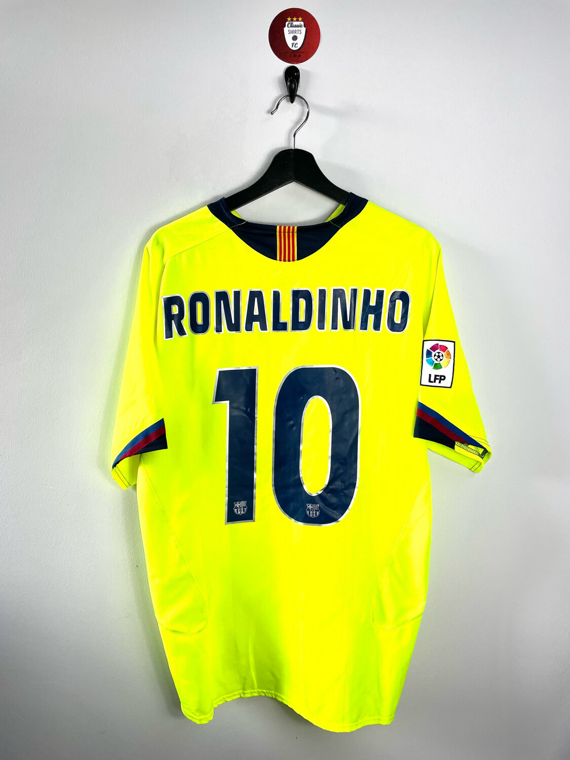 Barcelona Ronaldinho 2005-06 away shirt