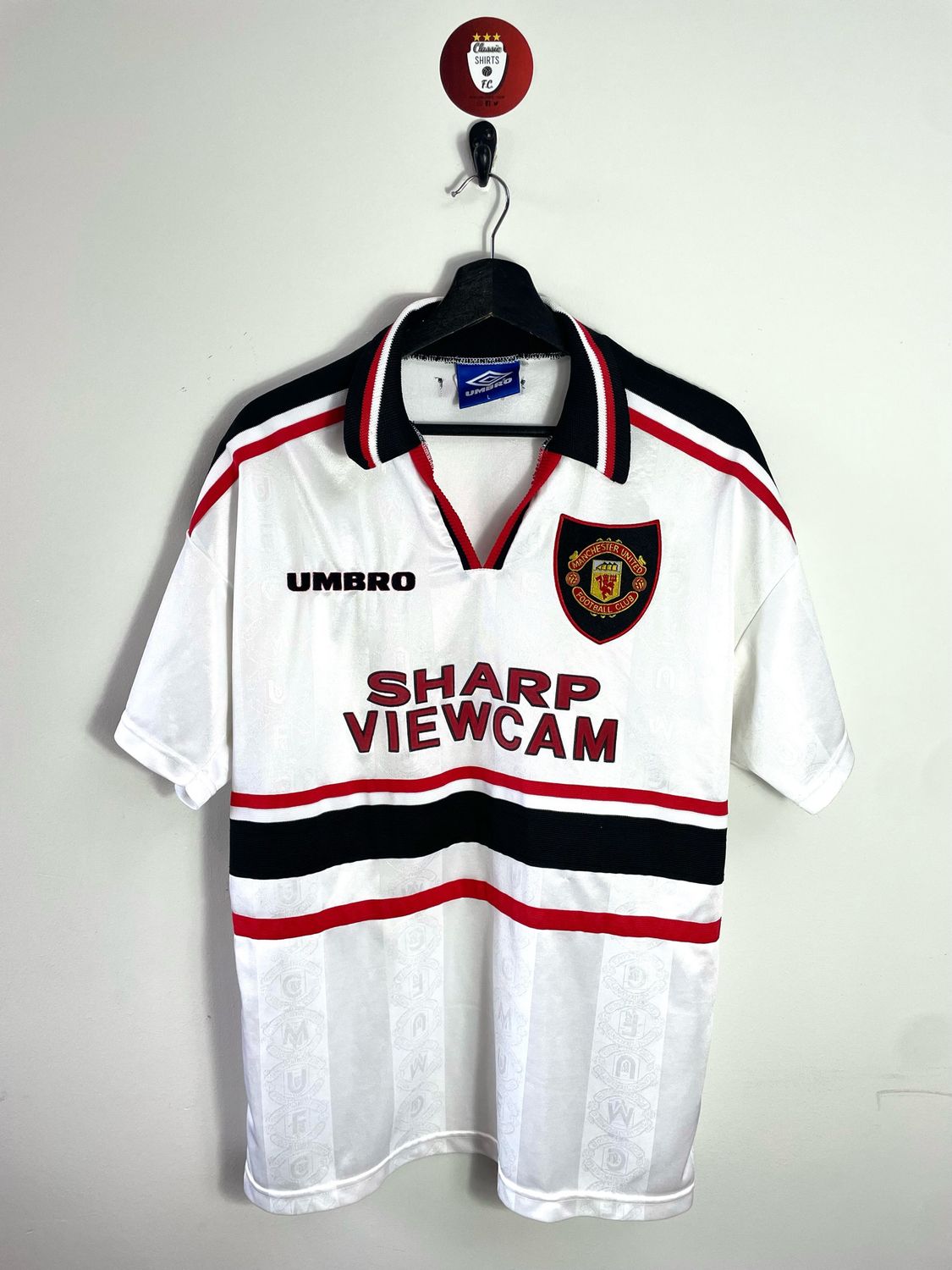 Manchester United 1997-99 away shirt