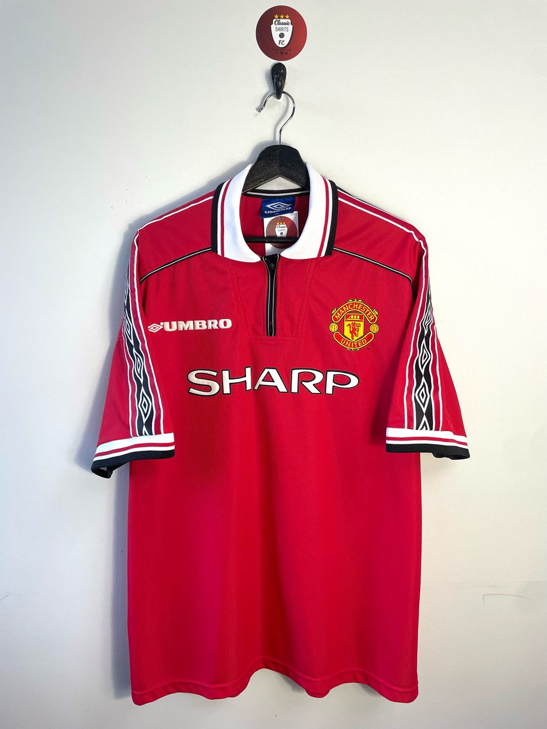 Manchester United 1998-00 home shirt