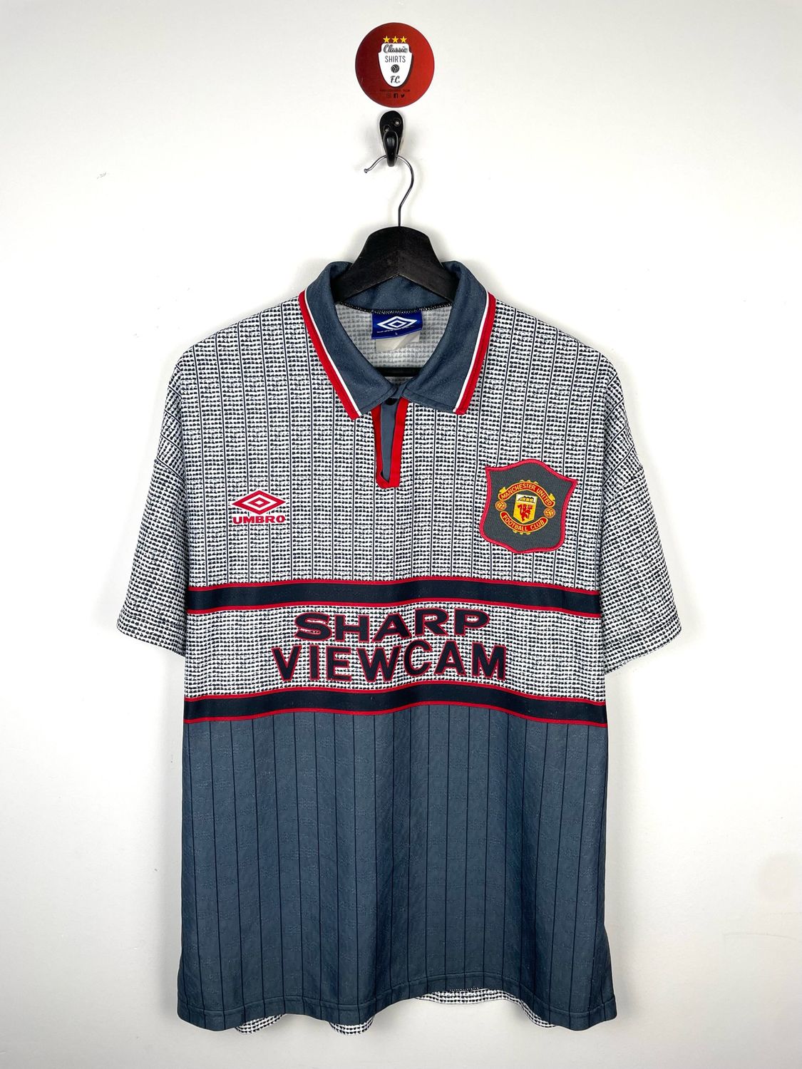 Manchester United 1995-96 away shirt
