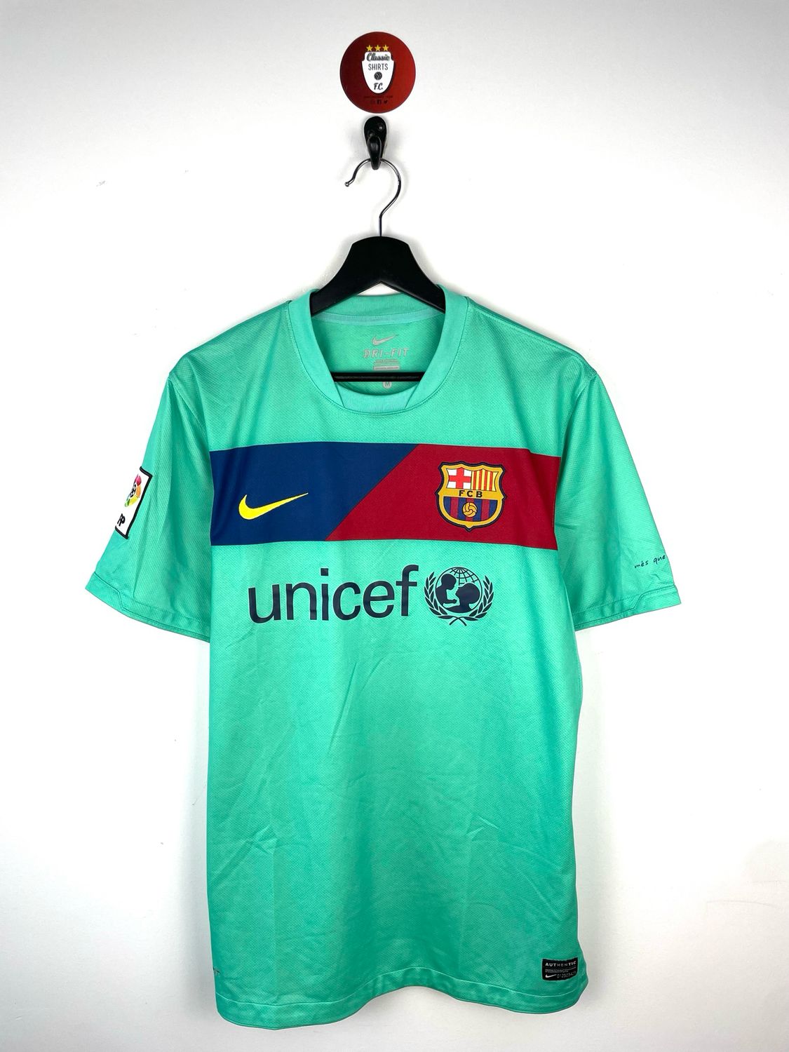 Barcelona 2010-11 away shirt