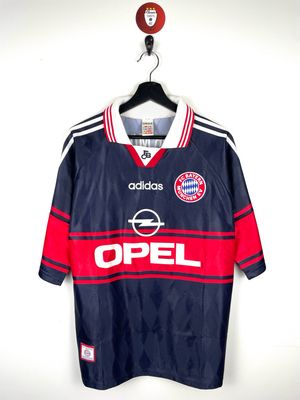 Bayern Munich 1997-99 home shirt
