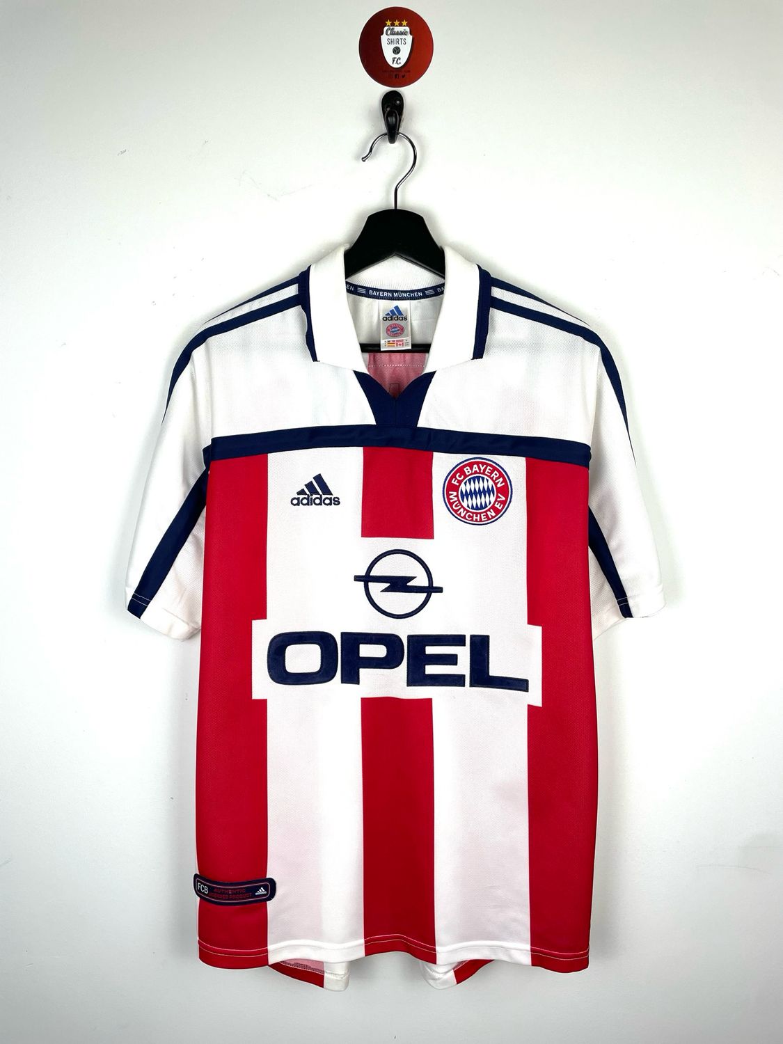Bayern Munich 2000-01 away shirt