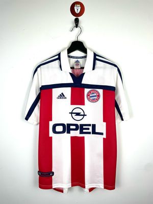 Bayern Munich 2000-01 away shirt