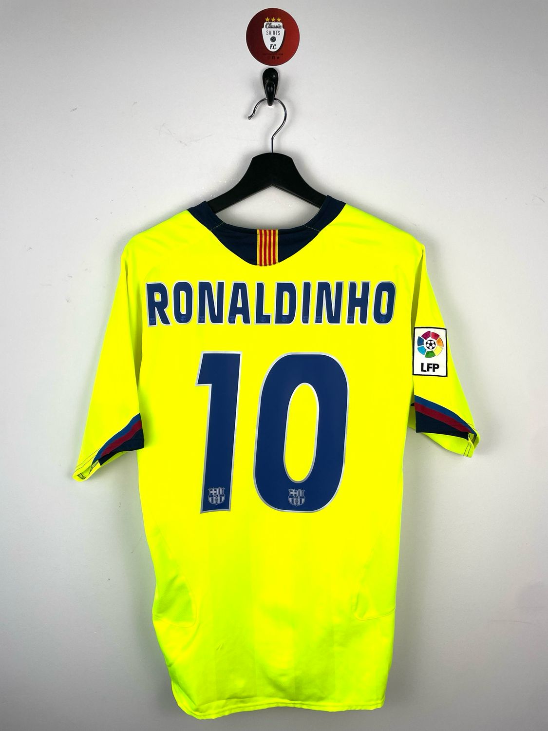 Barcelona Ronaldinho 2005-06 away shirt
