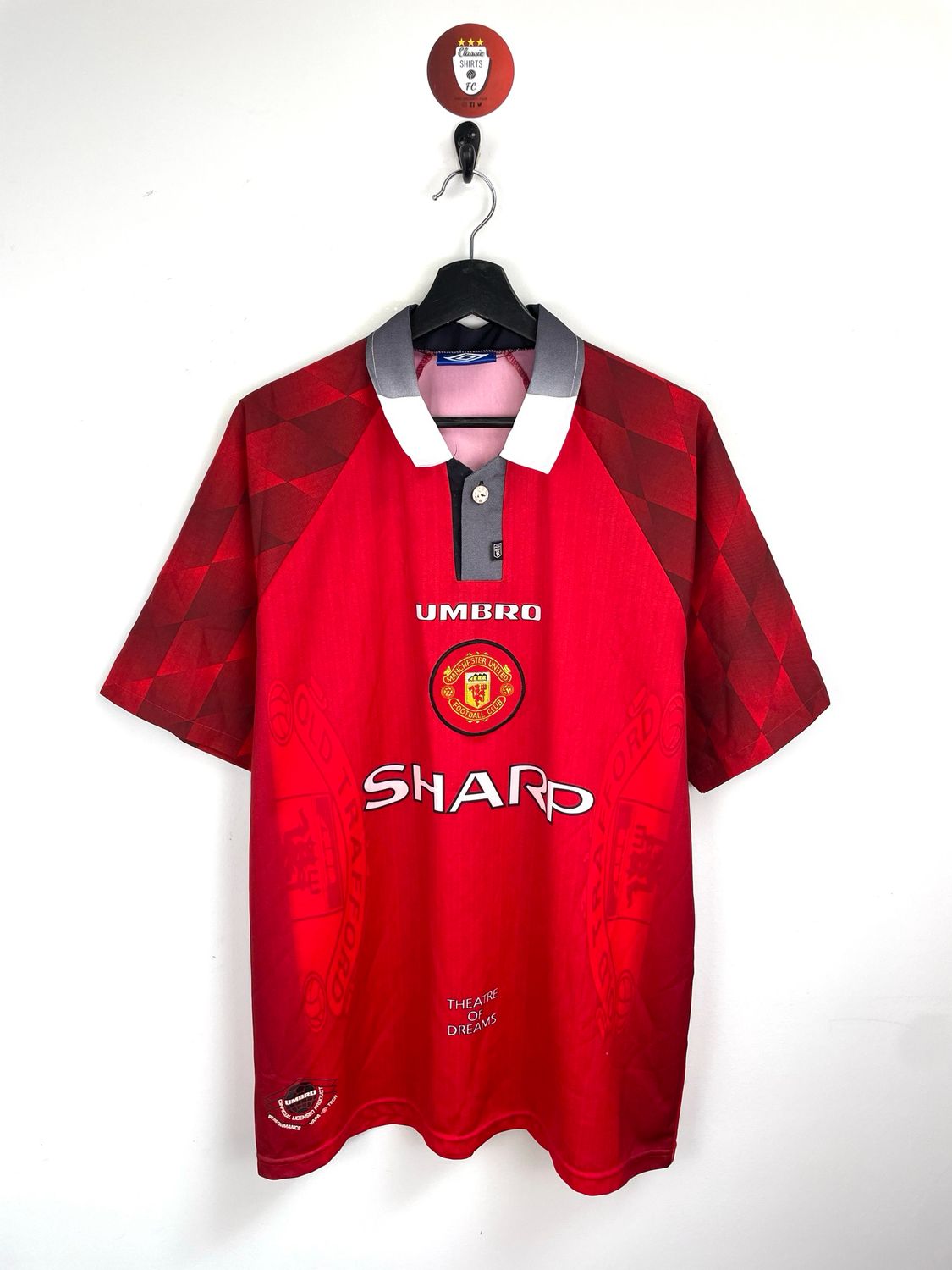 Manchester United 1996-98 home shirt