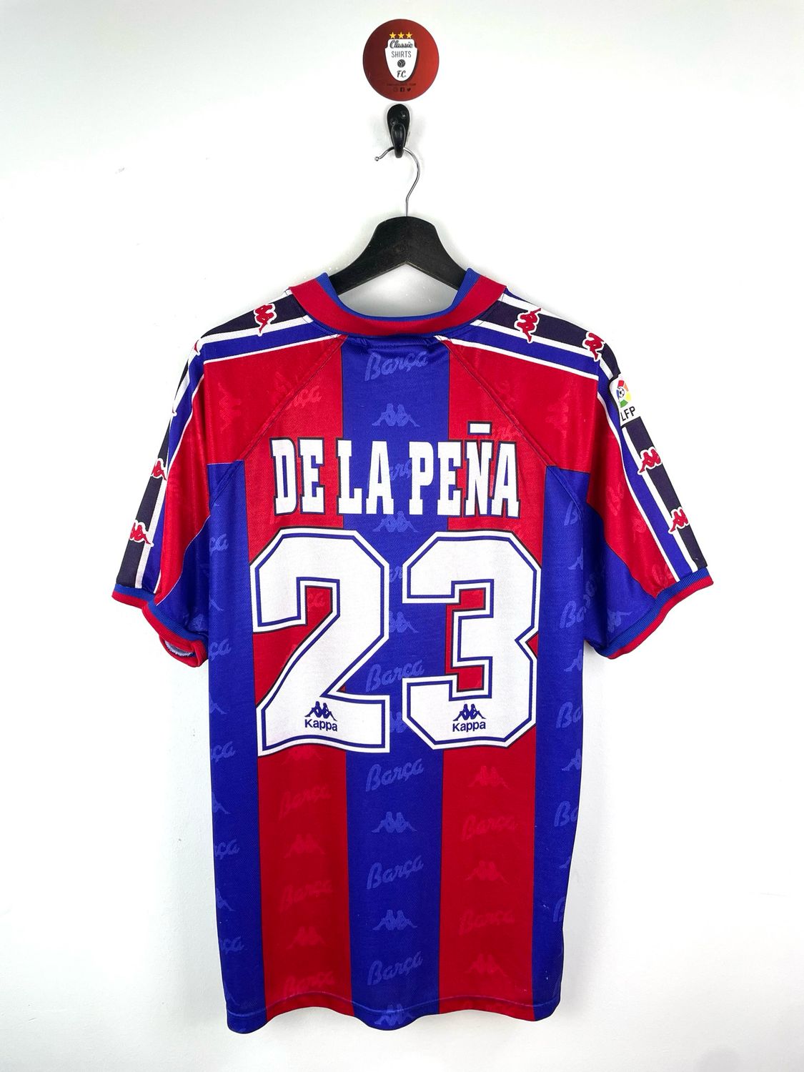 Barcelona 1995-97 Home Shirt De la Peña #23