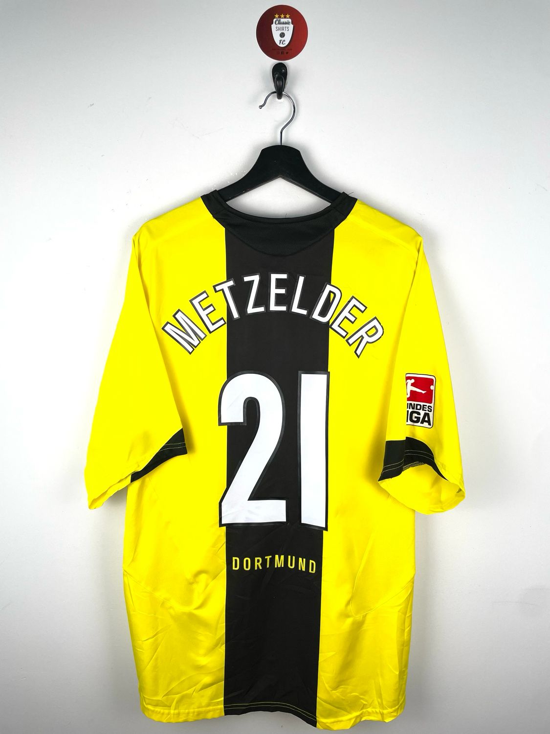 Borussia Dortmund 2005-06 Home Shirt Metzelder #21
