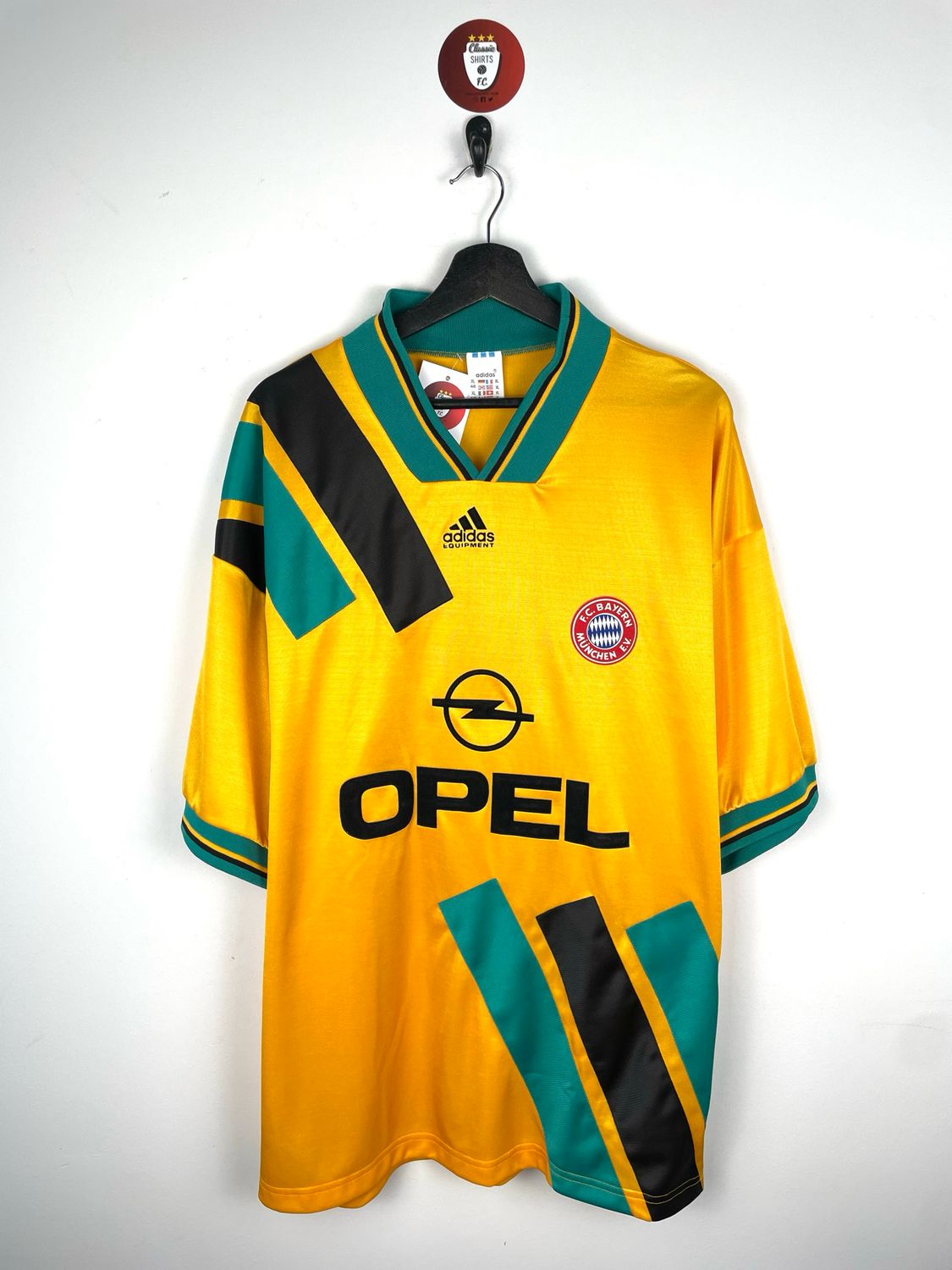 Bayern Munich 1993-95 Away Shirt
