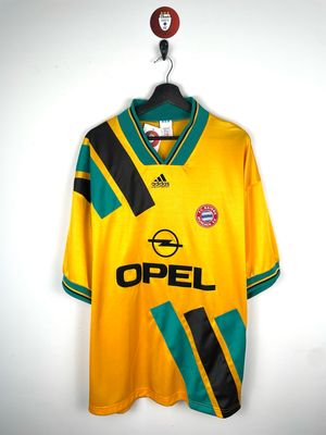 Bayern Munich 1993-95 Away Shirt
