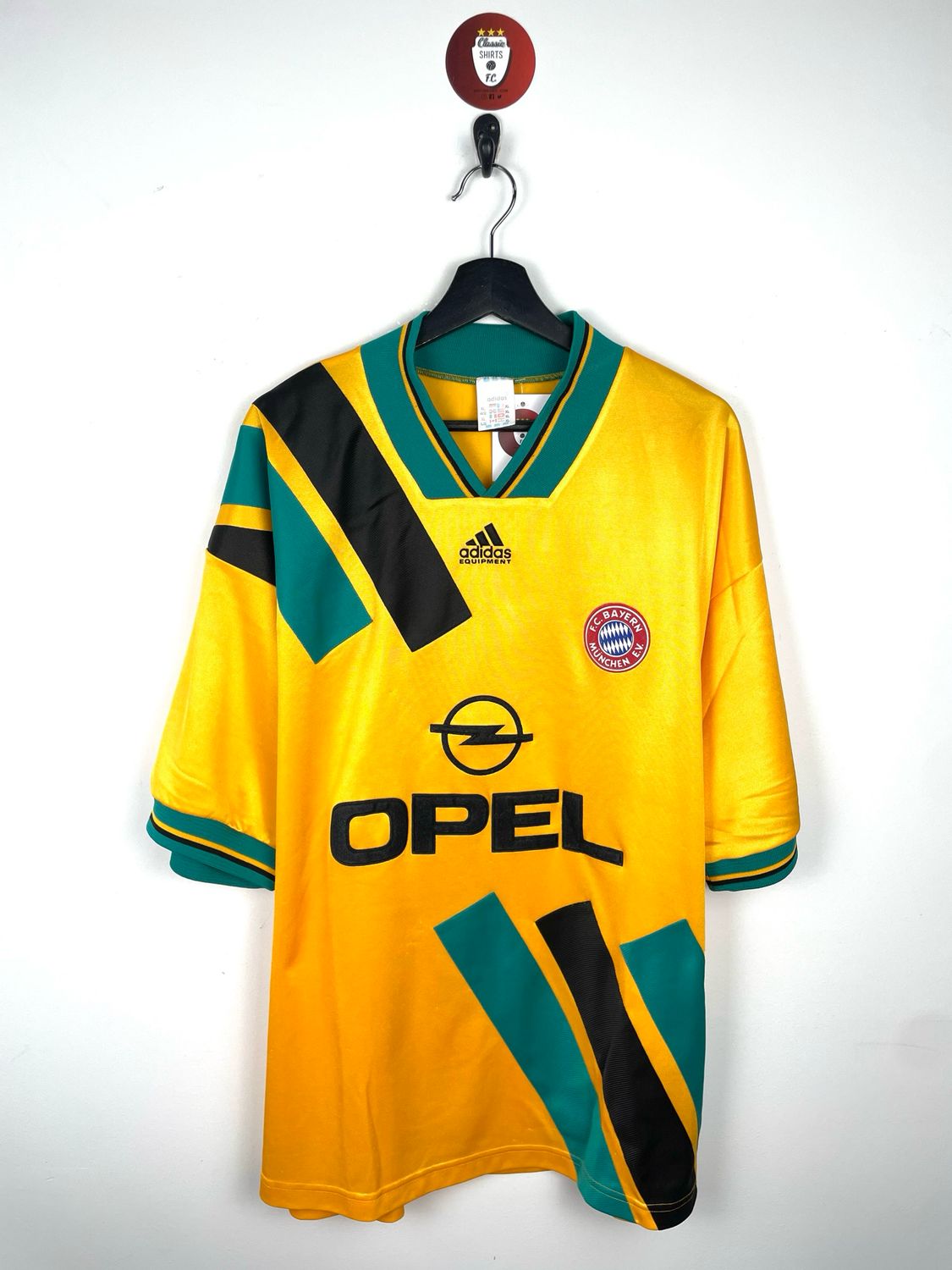 Bayern Munich 1993-95 Away Shirt