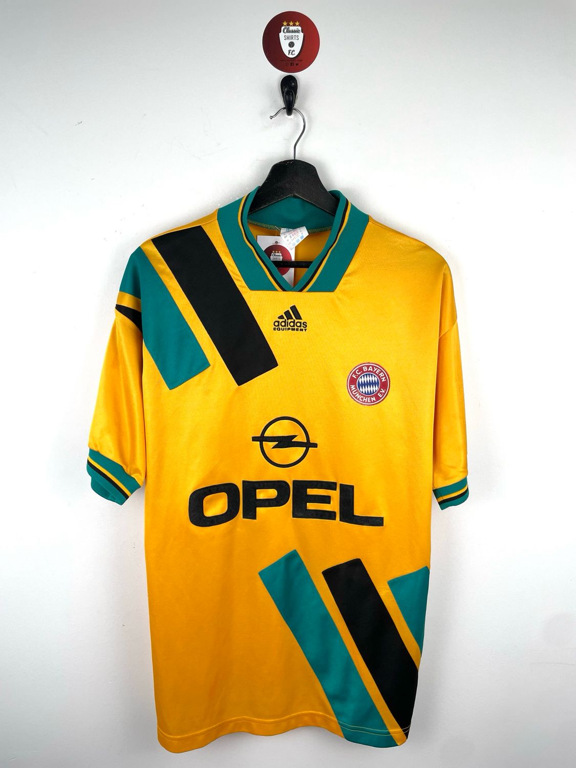 Bayern Munich 1993-95 Away Shirt