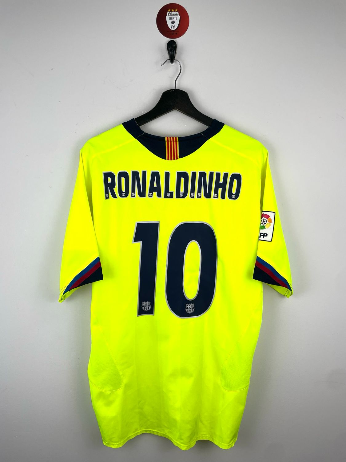 Barcelona 2005-06 Away Shirt #10 Ronaldinho